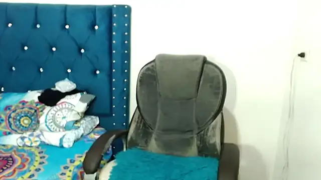 Snapshot of valeriaxxx11 chatting on 11.13.25 valeriaxxx11 online show from 11.13.25