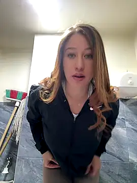 Snapshot of roouse chatting on 09.13.25 roouse online show from 09.13.25