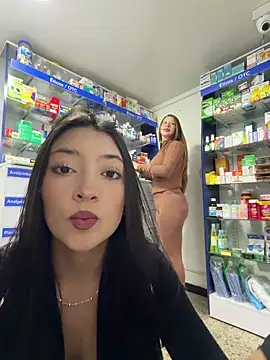 Snapshot of roouse chatting on 10.11.25 roouse online show from 10.11.25