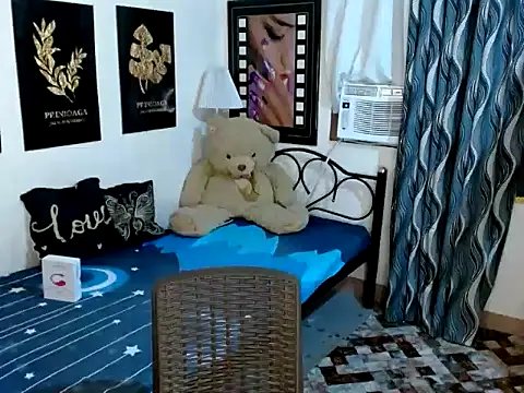 Snapshot of UrhotGoddess chatting on 01.17.26 UrhotGoddess online show from 01.17.26