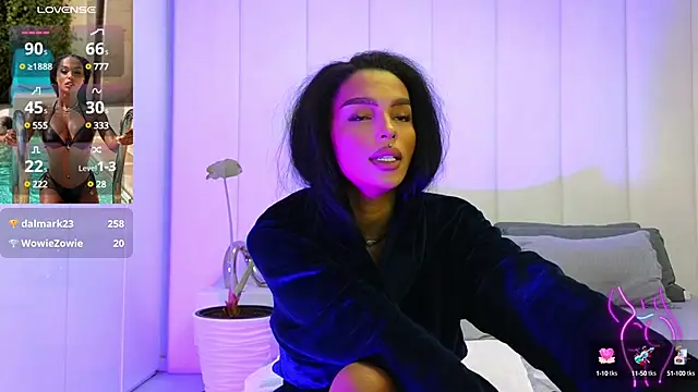 Snapshot of KimiBrown chatting on 01.22.25 KimiBrown online show from 01.22.25