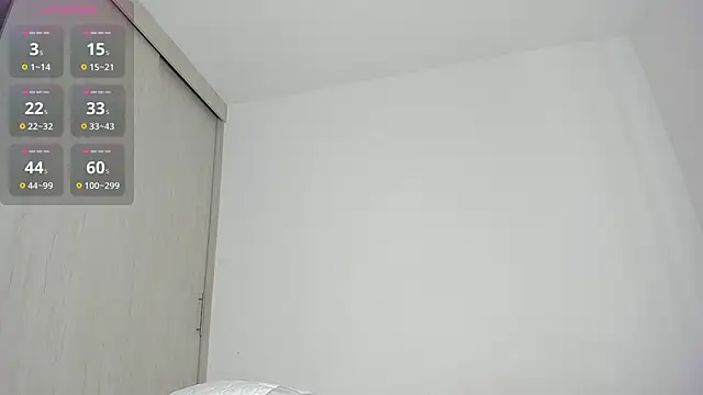 Snapshot of caroline_tovar chatting on 12.03.25 caroline tovar online show from 12.03.25