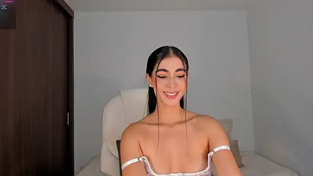 Snapshot of RebeccaBaxter chatting on 01.30.25 RebeccaBaxter online show from 01.30.25