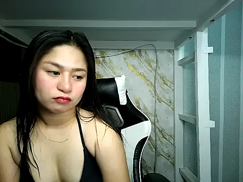 Snapshot of Mia_2022 chatting on 09.25.25 Mia 2022 online show from 09.25.25