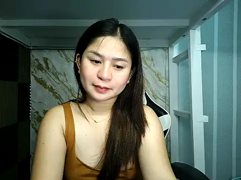 Snapshot of Mia_2022 chatting on 10.06.25 Mia 2022 online show from 10.06.25