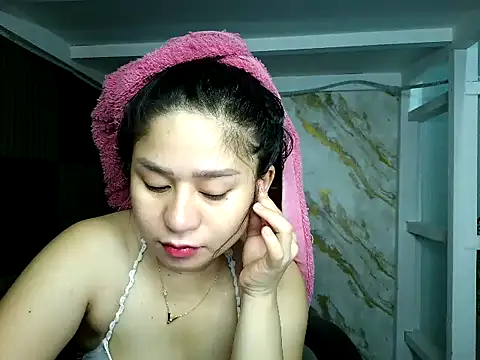 Snapshot of Mia_2022 chatting on 12.03.25 Mia 2022 online show from 12.03.25