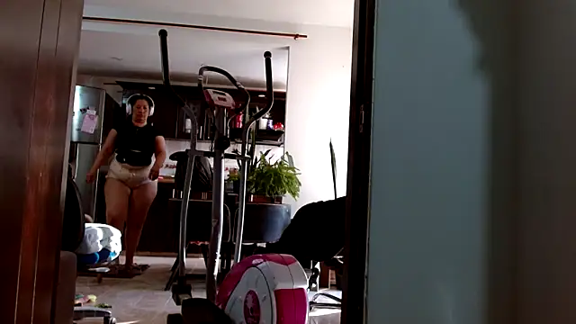 Snapshot of Diosasky chatting on 02.11.26 Diosasky online show from 02.11.26