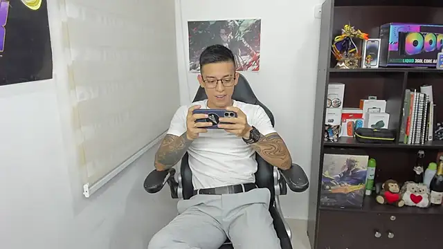 Snapshot of SIXXTOLOVE18 chatting on 03.08.25 SIXXTOLOVE18 online show from 03.08.25