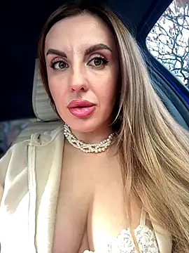 Kalli Fornia online show from 10.23.25