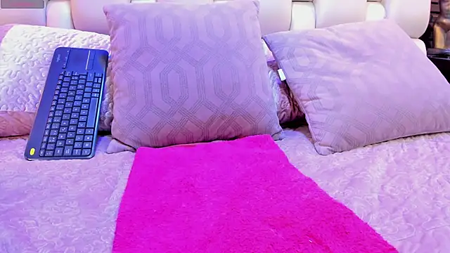 Salo Heaven online show from 02.24.25