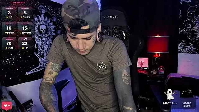 Snapshot of josh__ackerman chatting on 03.10.25 josh ackerman online show from 03.10.25