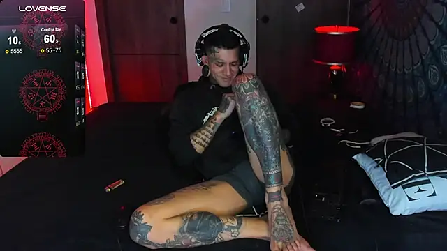 Snapshot of josh__ackerman chatting on 12.17.25 josh ackerman online show from 12.17.25