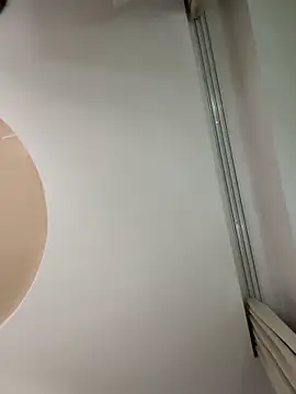 remirann  online show from 09.25.25