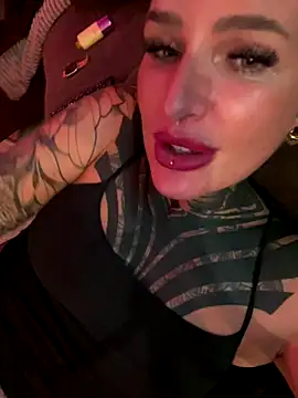 InkedBiitch online show from 10.14.25