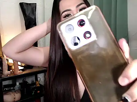 Snapshot of elise_bloom69 chatting on 05.21.26 elise bloom69 online show from 05.21.26