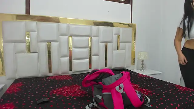 Snapshot of Kylieandjhonny chatting on 01.24.25 Kylieandjhonny online show from 01.24.25