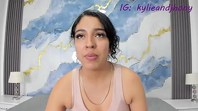 Snapshot of Kylieandjhonny chatting on 10.01.25 Kylieandjhonny online show from 10.01.25