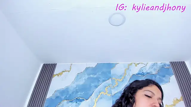 Snapshot of Kylieandjhonny chatting on 10.02.25 Kylieandjhonny online show from 10.02.25