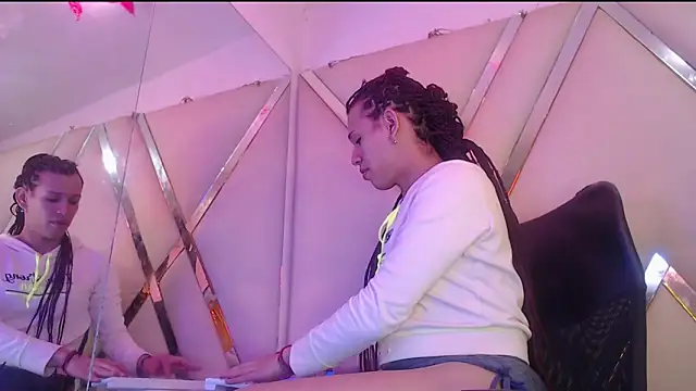 StefyFerrer online show from 11.28.25