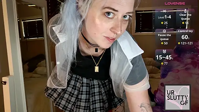 Snapshot of ursluttygf chatting on 06.26.26 ursluttygf online show from 06.26.26