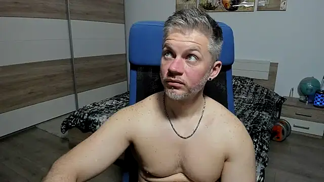 Snapshot of RobbyShawz chatting on 05.11.26 RobbyShawz online show from 05.11.26