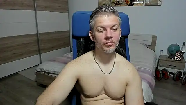 Snapshot of RobbyShawz chatting on 05.28.26 RobbyShawz online show from 05.28.26