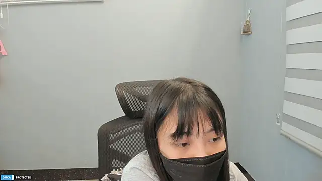 Snapshot of Ayase_momo chatting on 01.05.25 Ayase momo online show from 01.05.25