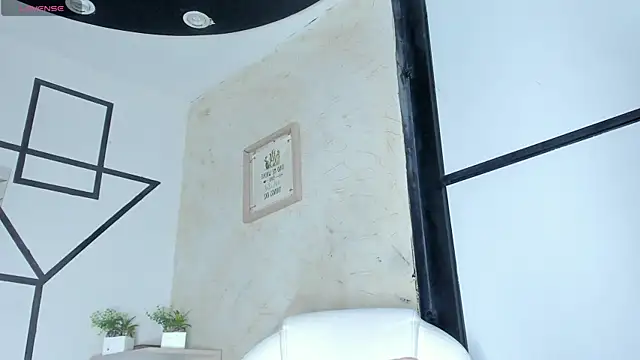 Rianamanson online show from 03.17.25