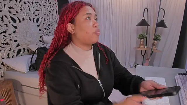 Snapshot of pamela_doll3 chatting on 09.20.25 pamela doll3 online show from 09.20.25