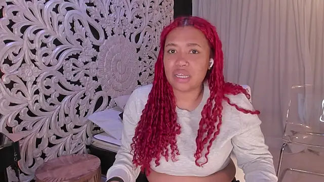 Snapshot of pamela_doll3 chatting on 10.24.25 pamela doll3 online show from 10.24.25