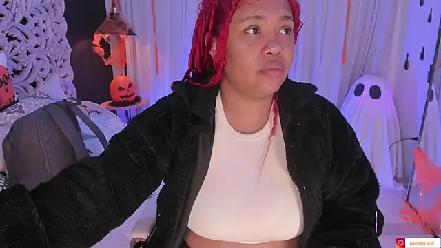 Snapshot of pamela_doll3 chatting on 10.29.25 pamela doll3 online show from 10.29.25