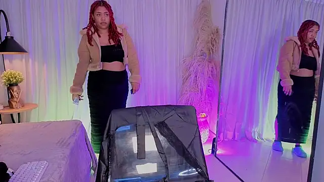 Snapshot of pamela_doll3 chatting on 11.17.25 pamela doll3 online show from 11.17.25