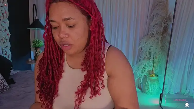 Snapshot of pamela_doll3 chatting on 11.19.25 pamela doll3 online show from 11.19.25