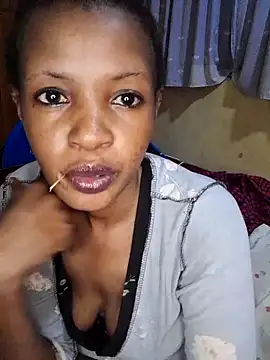 Snapshot of sexpetite chatting on 10.29.25 sexpetite online show from 10.29.25