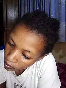 Snapshot of sexpetite chatting on 11.05.25 sexpetite online show from 11.05.25