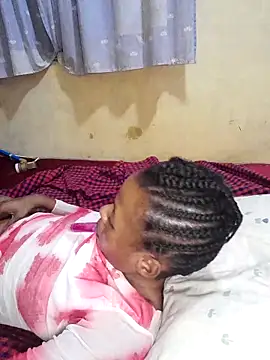 Snapshot of sexpetite chatting on 11.06.25 sexpetite online show from 11.06.25