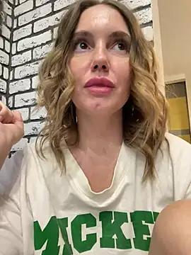 Snapshot of Chel_sea_ chatting on 12.14.24 Chel sea online show from 12.14.24