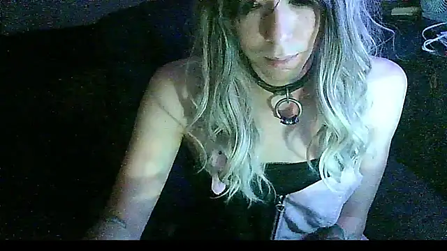 Snapshot of crystalxh chatting on 09.19.25 crystalxh online show from 09.19.25