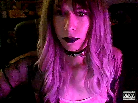 Snapshot of crystalxh chatting on 10.27.25 crystalxh online show from 10.27.25