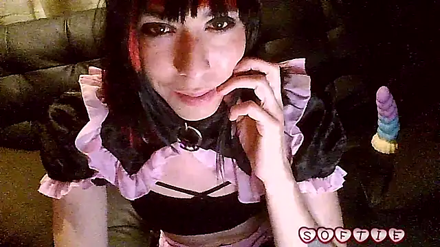 Snapshot of crystalxh chatting on 11.08.25 crystalxh online show from 11.08.25