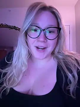 PiggyRose online show from 03.15.25