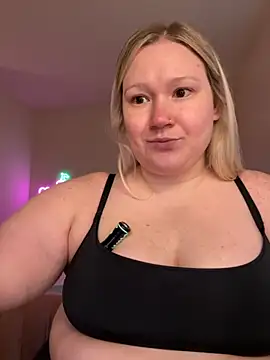 PiggyRose online show from 09.20.25