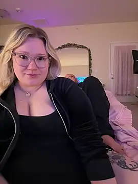 PiggyRose online show from 03.27.26