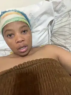 Snapshot of cherrybabe76 chatting on 12.02.25 cherrybabe76 online show from 12.02.25