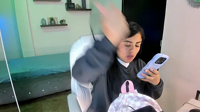 Snapshot of Catalinaa_martinez chatting on 12.06.24 Catalinaa martinez online show from 12.06.24