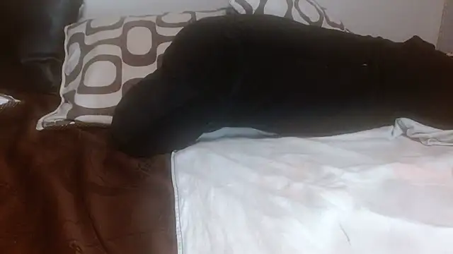 AnnyelinnaLove online show from 03.15.25