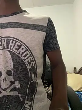 Snapshot of little-monter chatting on 03.24.26 little-monter online show from 03.24.26