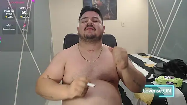 Snapshot of oso_dirty_ chatting on 01.25.25 oso dirty online show from 01.25.25