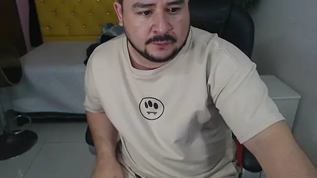 Snapshot of oso_dirty_ chatting on 02.20.25 oso dirty online show from 02.20.25