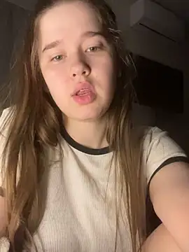 Snapshot of HornyGirlH chatting on 11.02.25 HornyGirlH online show from 11.02.25